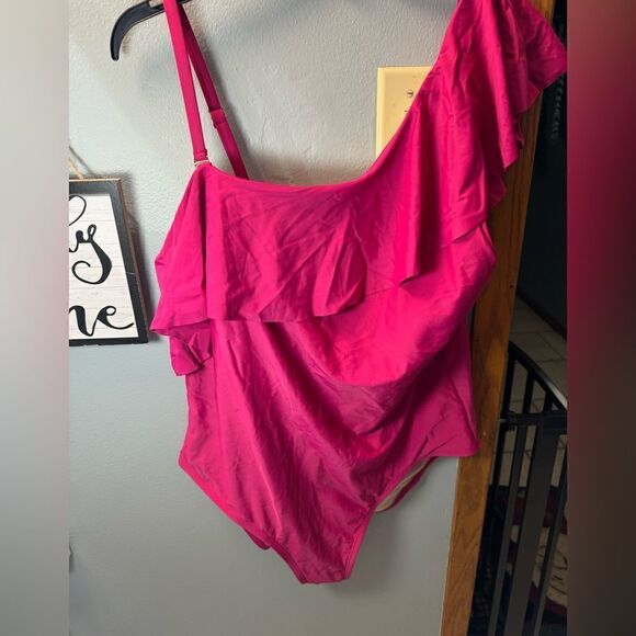 Kona Sol Women's Ruffle One Shoulder One Piece Swimsuit Pink NWT Size 20 - Picture 5 of 10